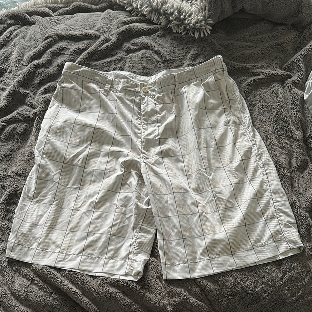 PGA Tour Men's White Grid Pattern Shorts 36 New never worn